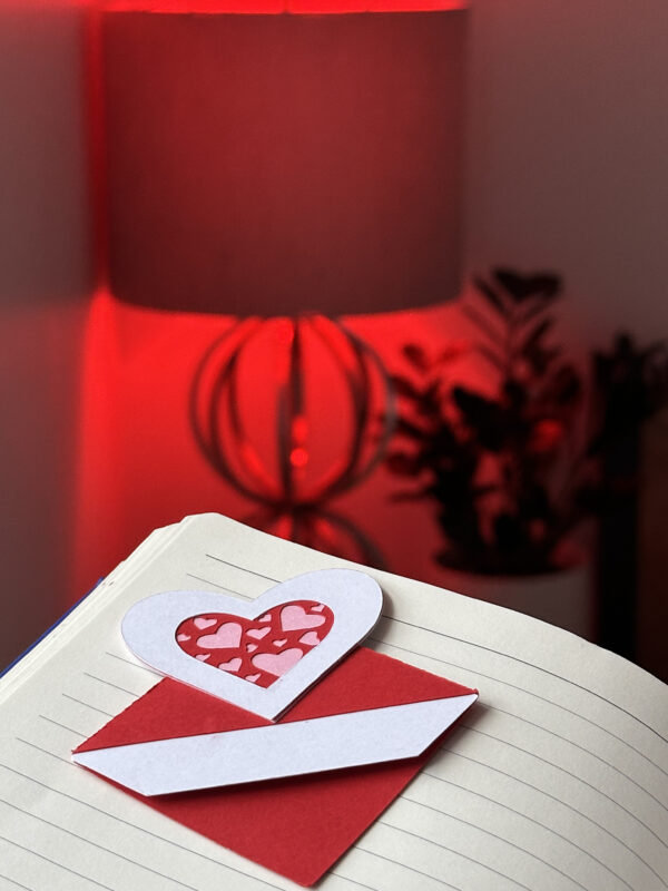 Heart bookmark - Image 3